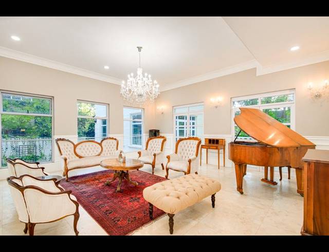 6 BEDROOM HOUSE FOR SALE IN BRYANSTON